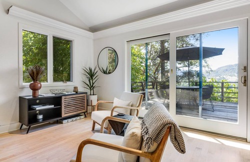 Cloverdale House | 161 m² House ∙ 3 bedrooms ∙ 8 guests