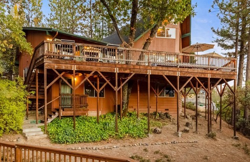Bass Lake Cabin | 164 m² Cabin ∙ 7 bedrooms ∙ 16 guests