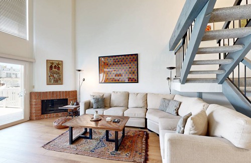 Channel Islands House | 168 m² House ∙ 3 bedrooms ∙ 6 guests