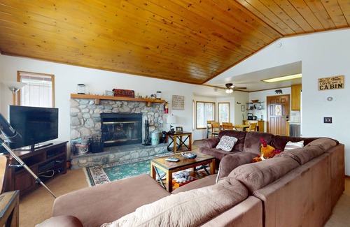 Arrowhead Villas Cabin | 169 m² Cabin ∙ 2 bedrooms ∙ 6 guests