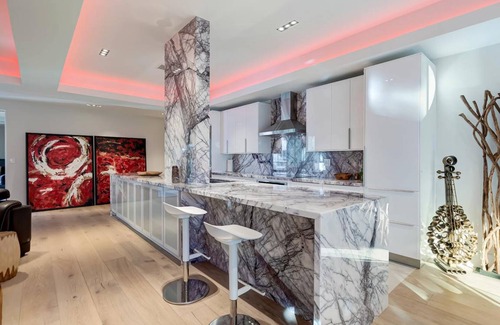 Beverly Hills Condo | 169 m² Condo ∙ 2 bedrooms ∙ 4 guests