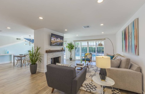 Southeast Anaheim House | 170 m² House ∙ 4 bedrooms ∙ 10 guests