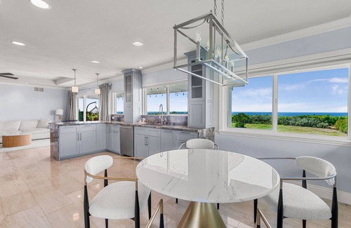 Corona del Mar House | 180 Degrees Oceanview Cozy House Nestled along the serene Coastline