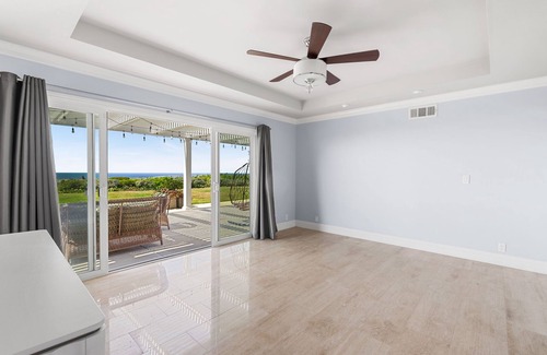 Corona del Mar House | 180 Degrees Oceanview Cozy House Nestled along the serene Coastline