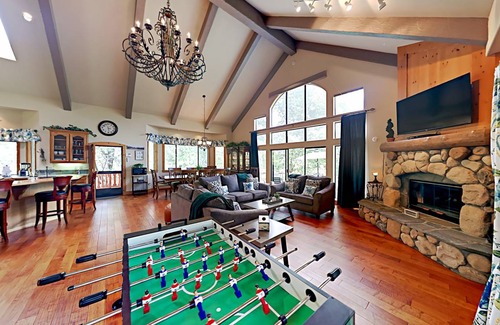 Cedar Glen House | 181 m² House ∙ 2 bedrooms ∙ 6 guests