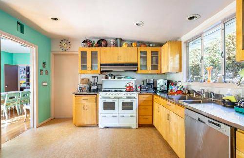 Bixby Knolls House | 186 m² House ∙ 3 bedrooms ∙ 8 guests