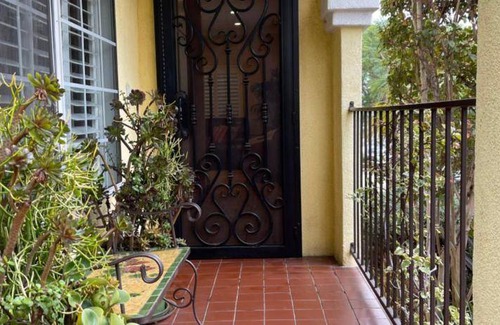 North of Wilshire Apartment | 187 m² Apartment ∙ 3 bedrooms ∙ 6 guests