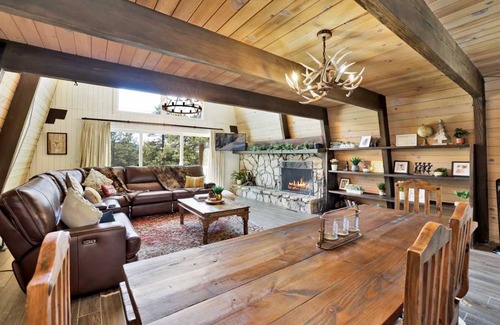 Moonridge Ski Chalet | 188 m² Chalet ∙ 2 bedrooms ∙ 10 guests