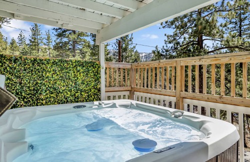 Moonridge Ski Chalet | 188 m² Chalet ∙ 2 bedrooms ∙ 10 guests