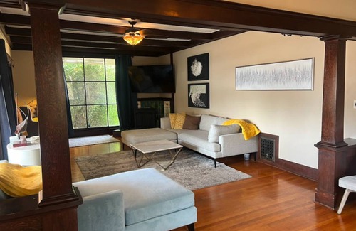 Inglewood House | 188 m² House ∙ 2 bedrooms ∙ 4 guests