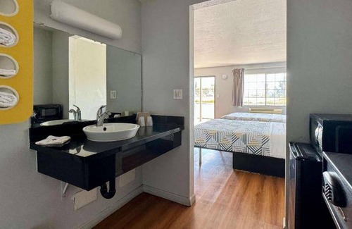 Delano Hotel | 19 m² Hotel ∙ 127 guests