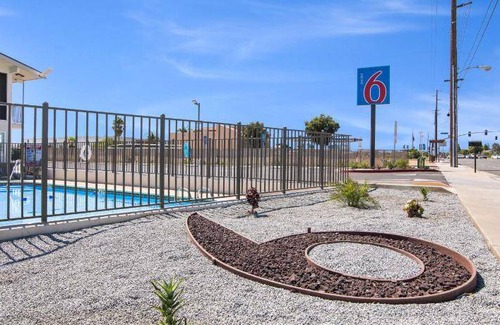 Moreno Valley Hotel | 19 m² Hotel ∙ 4 guests