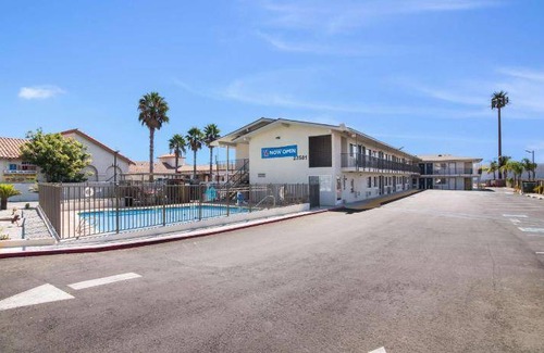 Moreno Valley Hotel | 19 m² Hotel ∙ 4 guests