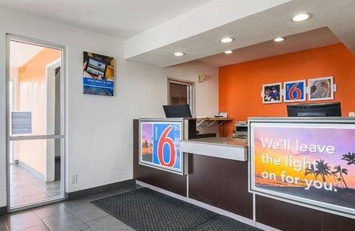Lost Hills Hotel | 19 m² Hotel ∙ 6 guests