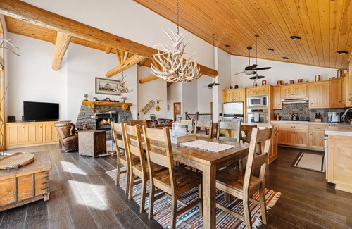 Castle Glen Estates House | 190 m² House ∙ 5 bedrooms ∙ 16 guests