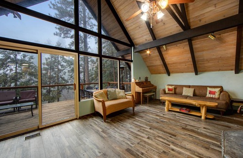 Pine Cove House | 190 m² House ∙ 3 bedrooms ∙ 6 guests