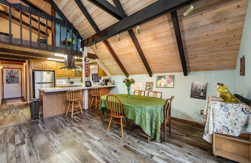 Pine Cove House | 190 m² House ∙ 3 bedrooms ∙ 6 guests
