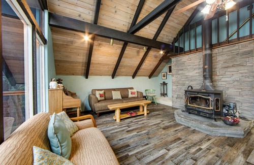 Pine Cove House | 190 m² House ∙ 3 bedrooms ∙ 6 guests