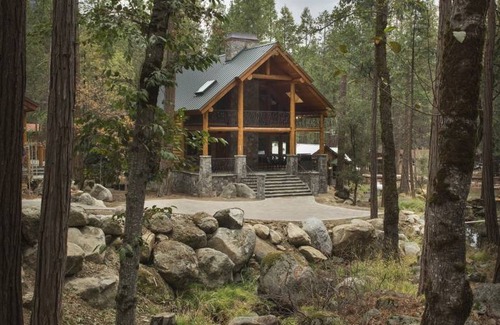North Wawona Cabin | 192 m² Cabin ∙ 3 bedrooms ∙ 10 guests