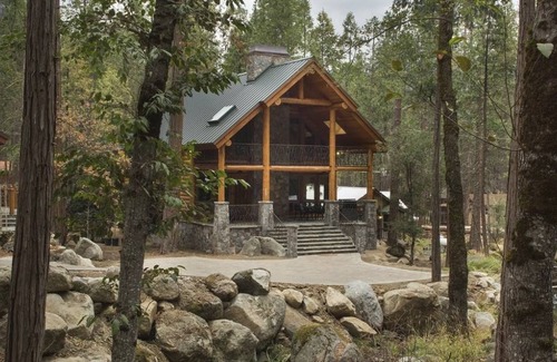 North Wawona Cabin | 192 m² Cabin ∙ 3 bedrooms ∙ 10 guests