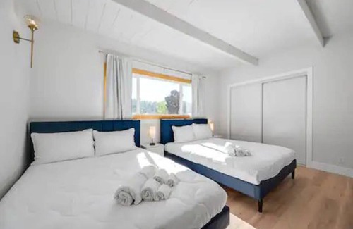 Montclair House | 193 m² House ∙ 3 bedrooms ∙ 6 guests