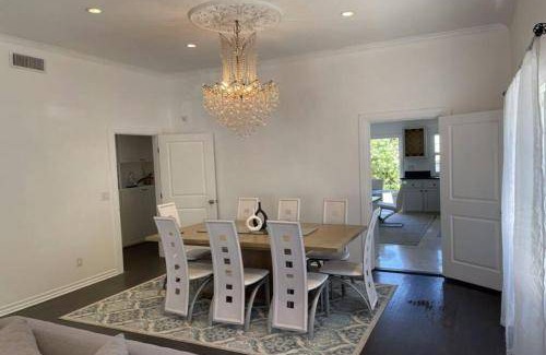 Beverly Hills House | 195 m² House ∙ 3 bedrooms ∙ 8 guests