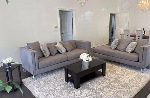 Beverly Hills House | 195 m² House ∙ 3 bedrooms ∙ 8 guests