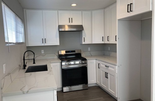 Lennox House | $2,295 - 2 Bedroom 1 Bathroom House In Inglewood With Great Amenities