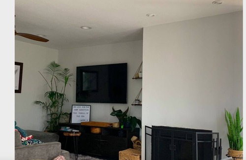 Solana Beach Condo | 2 Bedroom Beach Condo with direct beach access.