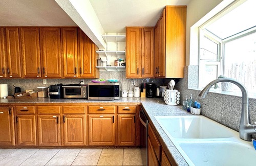 Seaside House | 2 Story Spacious 4B2B Home + Sleep 14+2 FREE Aquarium Tickets Perfect Getaway