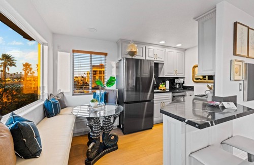 Hollywood House | 20% Off Oct 16-18! Steps To Sand, Private Hot Tub