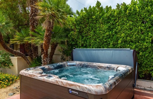 Racquet Club West House | 201 m² House ∙ 4 bedrooms ∙ 8 guests