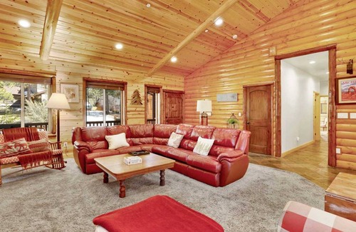 Eagle Mountain Estates Cabin | 203 m² Cabin ∙ 3 bedrooms ∙ 6 guests
