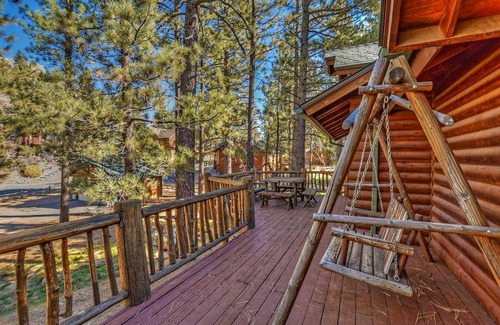 Eagle Mountain Estates Cabin | 203 m² Cabin ∙ 4 bedrooms ∙ 11 guests