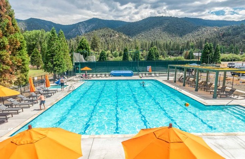 Pine Mountain Club House | 204 m² House ∙ 3 bedrooms ∙ 8 guests
