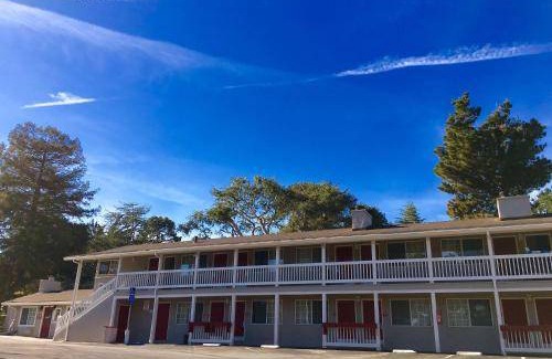 Munras Avenue Hotel | 205 m² Motel ∙ 127 guests