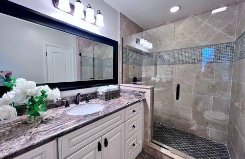 Southwest Anaheim House | 214 m² House ∙ 5 bedrooms ∙ 10 guests