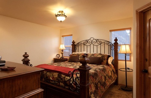 Big Bear Lake House | 217 m² House ∙ 4 bedrooms ∙ 12 guests
