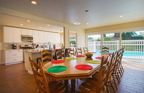 Northwest Anaheim House | 218 m² House ∙ 6 bedrooms ∙ 15 guests