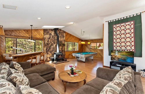 Fawnskin Cabin | 221 m² Cabin ∙ 4 bedrooms ∙ 10 guests