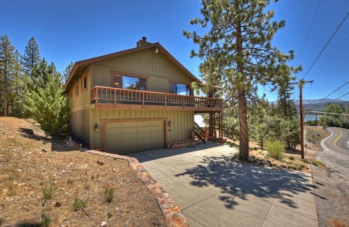Fawnskin Cabin | 221 m² Cabin ∙ 4 bedrooms ∙ 10 guests