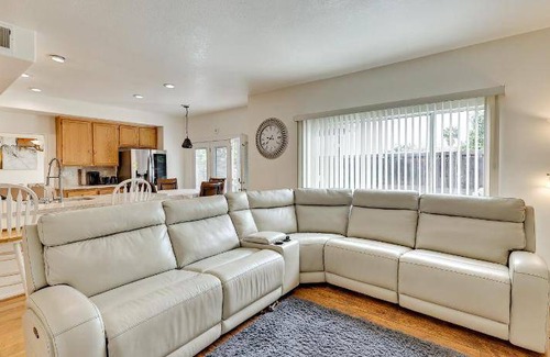 Lake Elsinore House | 221 m² House ∙ 5 bedrooms ∙ 11 guests