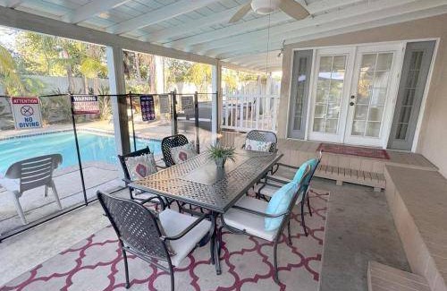 Southwest Anaheim House | 223 m² House ∙ 4 bedrooms ∙ 11 guests
