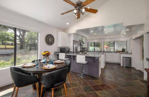South Redlands Villa | 223 m² Villa ∙ 4 bedrooms ∙ 8 guests