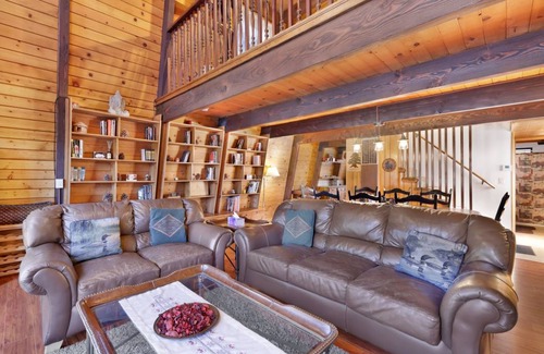 Whispering Forest Ski Chalet | 226 m² Chalet ∙ 3 bedrooms ∙ 10 guests