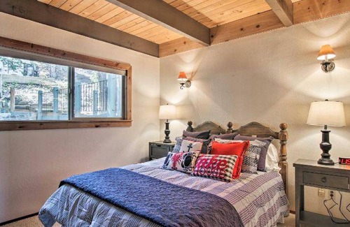 Meeks Bay House | 227 m² House ∙ 4 bedrooms ∙ 8 guests