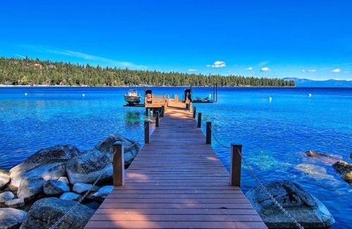 Meeks Bay House | 227 m² House ∙ 4 bedrooms ∙ 8 guests