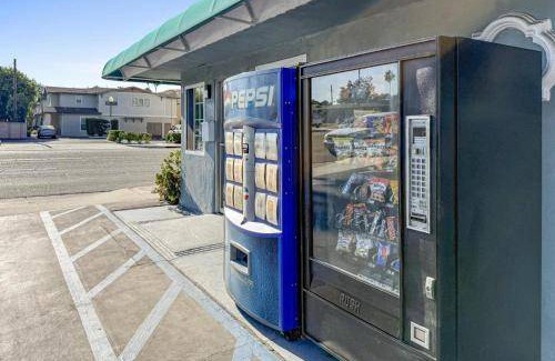 Southeast Anaheim Hotel | 23 m² Motel ∙ 4 guests