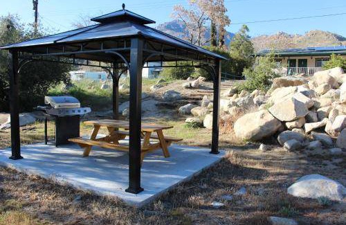 Wofford Heights Hotel | 23 m² Motel ∙ 3 guests
