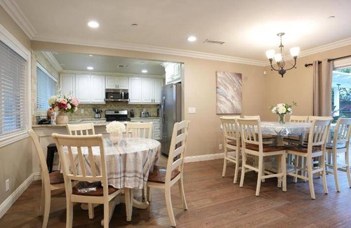 Anaheim Resort House | 232 m² House ∙ 6 bedrooms ∙ 15 guests